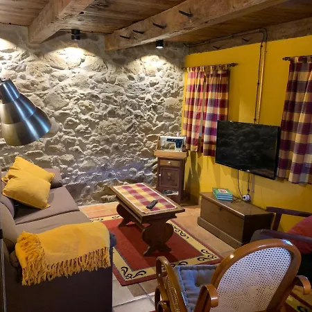 La Costurera * Los Espejos de la Reina