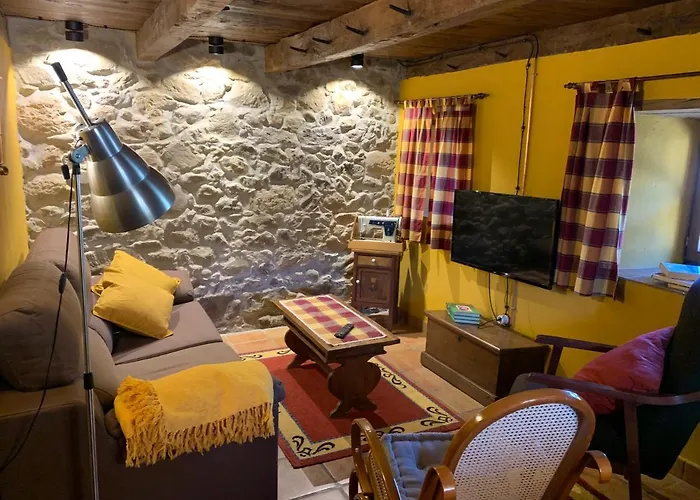 La Costurera * Los Espejos de la Reina